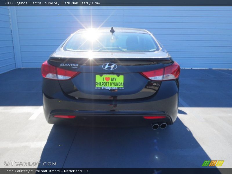 Black Noir Pearl / Gray 2013 Hyundai Elantra Coupe SE