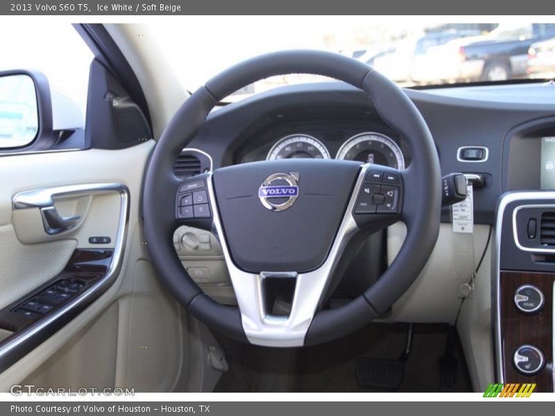 Ice White / Soft Beige 2013 Volvo S60 T5