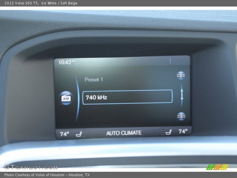 Ice White / Soft Beige 2013 Volvo S60 T5