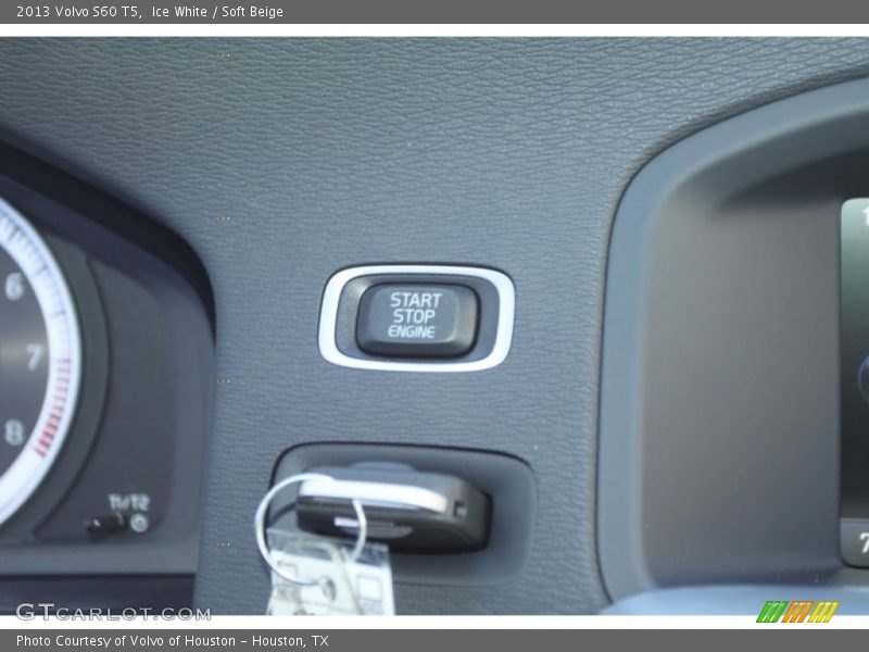 Ice White / Soft Beige 2013 Volvo S60 T5