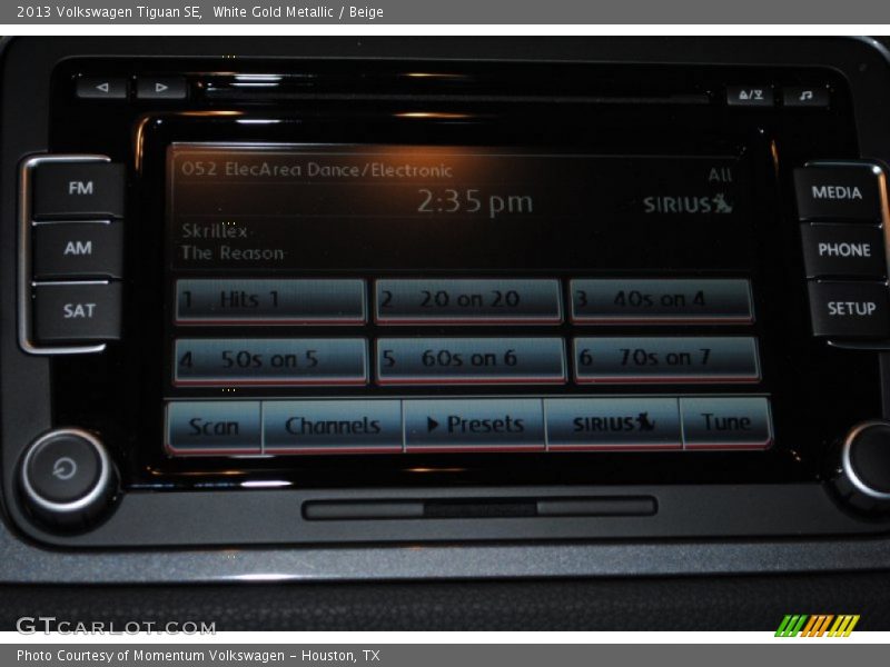 White Gold Metallic / Beige 2013 Volkswagen Tiguan SE