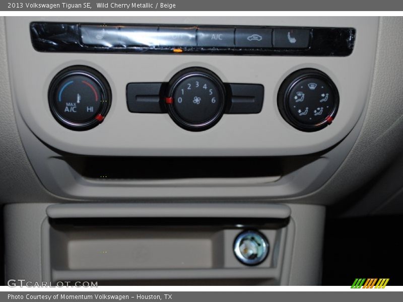 Wild Cherry Metallic / Beige 2013 Volkswagen Tiguan SE