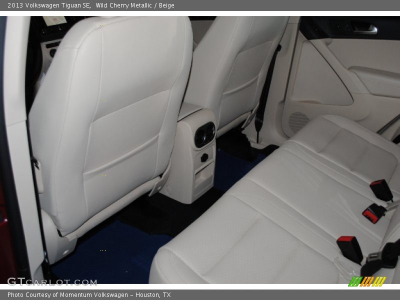 Wild Cherry Metallic / Beige 2013 Volkswagen Tiguan SE