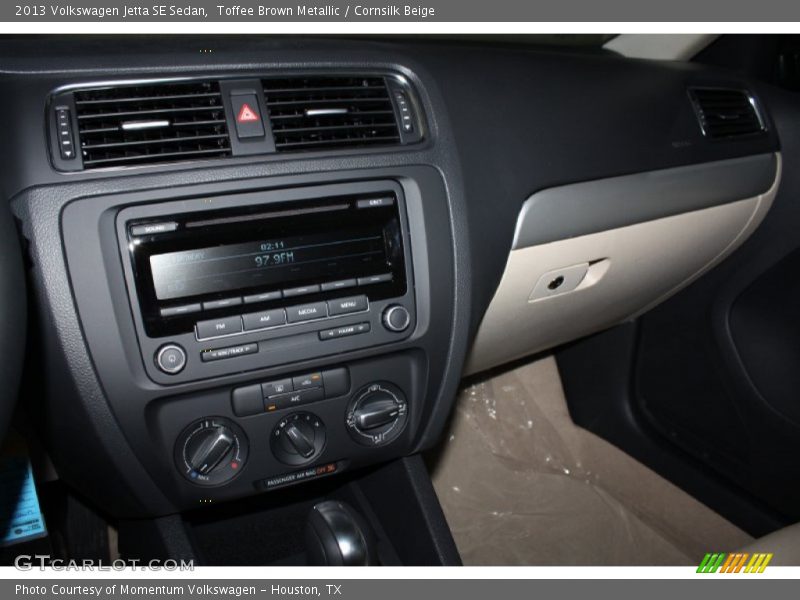 Toffee Brown Metallic / Cornsilk Beige 2013 Volkswagen Jetta SE Sedan