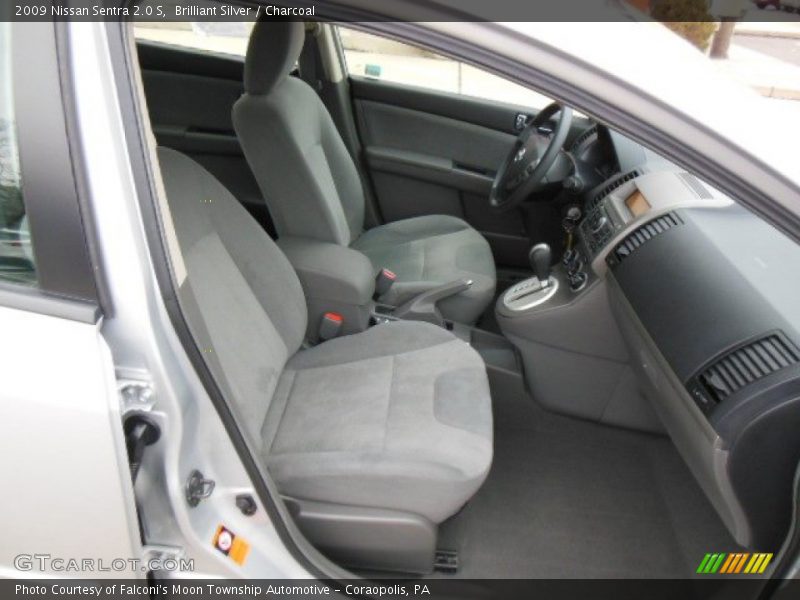 Brilliant Silver / Charcoal 2009 Nissan Sentra 2.0 S