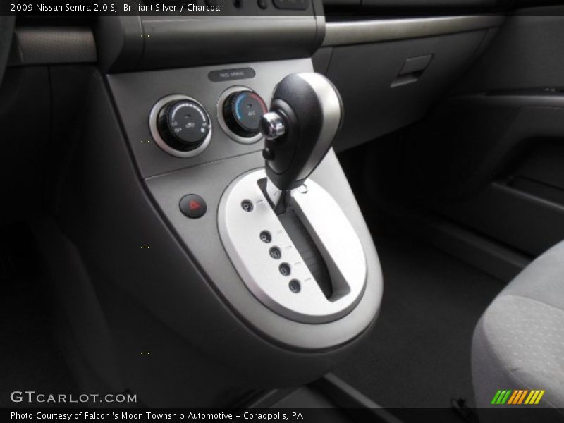 Brilliant Silver / Charcoal 2009 Nissan Sentra 2.0 S