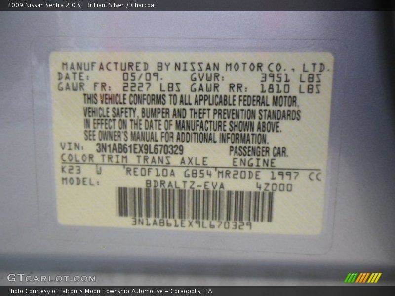 Brilliant Silver / Charcoal 2009 Nissan Sentra 2.0 S
