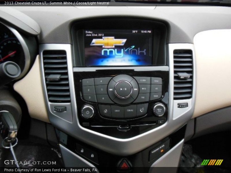 Summit White / Cocoa/Light Neutral 2013 Chevrolet Cruze LT