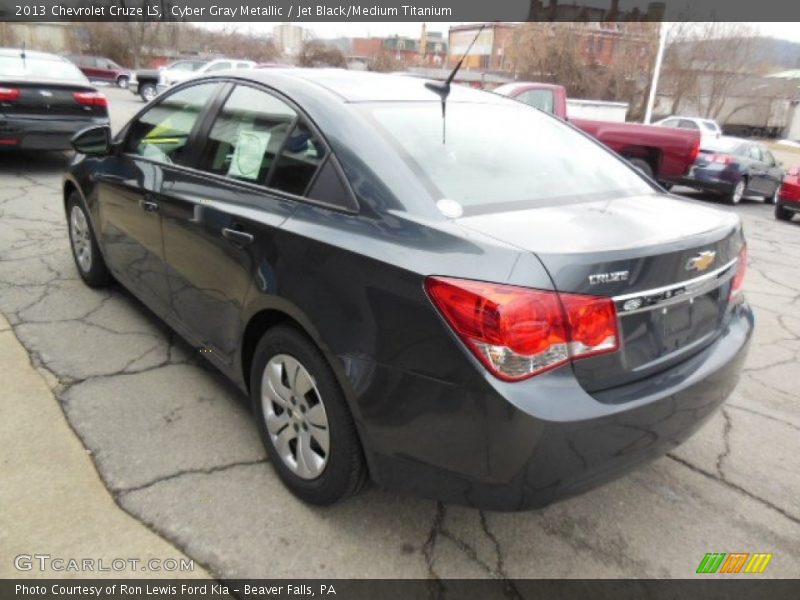 Cyber Gray Metallic / Jet Black/Medium Titanium 2013 Chevrolet Cruze LS