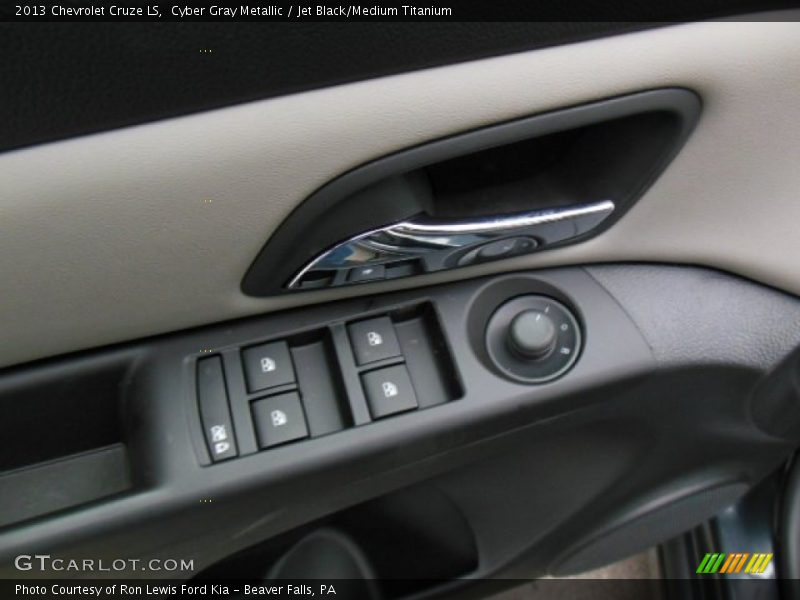Cyber Gray Metallic / Jet Black/Medium Titanium 2013 Chevrolet Cruze LS