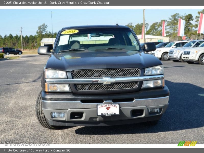 Dark Gray Metallic / Gray/Dark Charcoal 2005 Chevrolet Avalanche LS