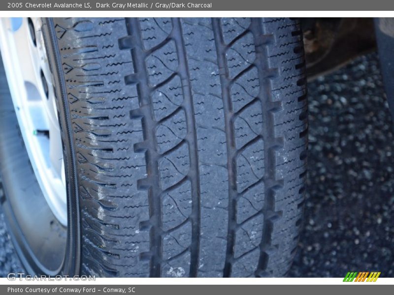 Dark Gray Metallic / Gray/Dark Charcoal 2005 Chevrolet Avalanche LS