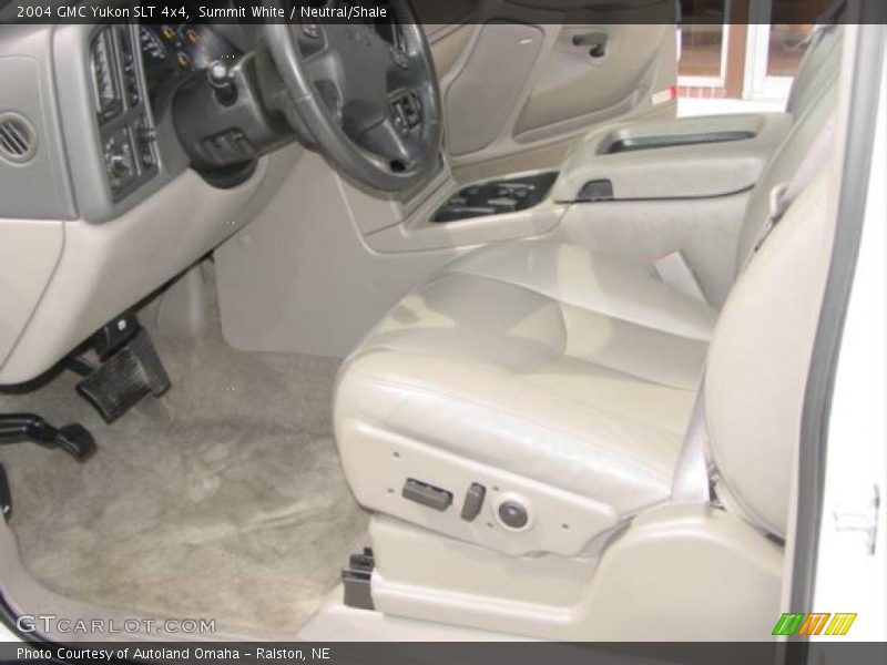 Summit White / Neutral/Shale 2004 GMC Yukon SLT 4x4