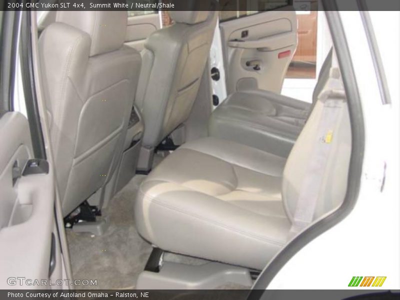 Summit White / Neutral/Shale 2004 GMC Yukon SLT 4x4
