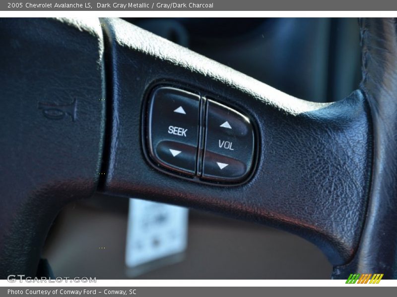 Dark Gray Metallic / Gray/Dark Charcoal 2005 Chevrolet Avalanche LS