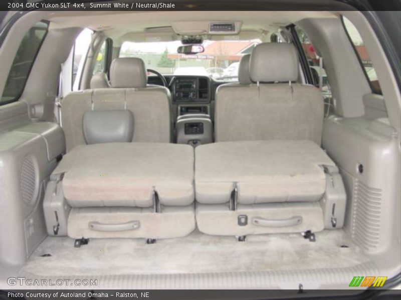 Summit White / Neutral/Shale 2004 GMC Yukon SLT 4x4