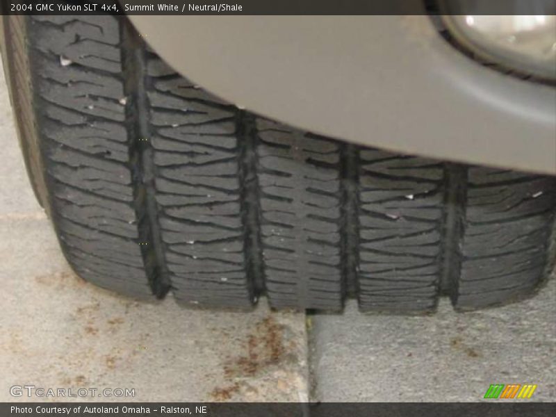 Summit White / Neutral/Shale 2004 GMC Yukon SLT 4x4