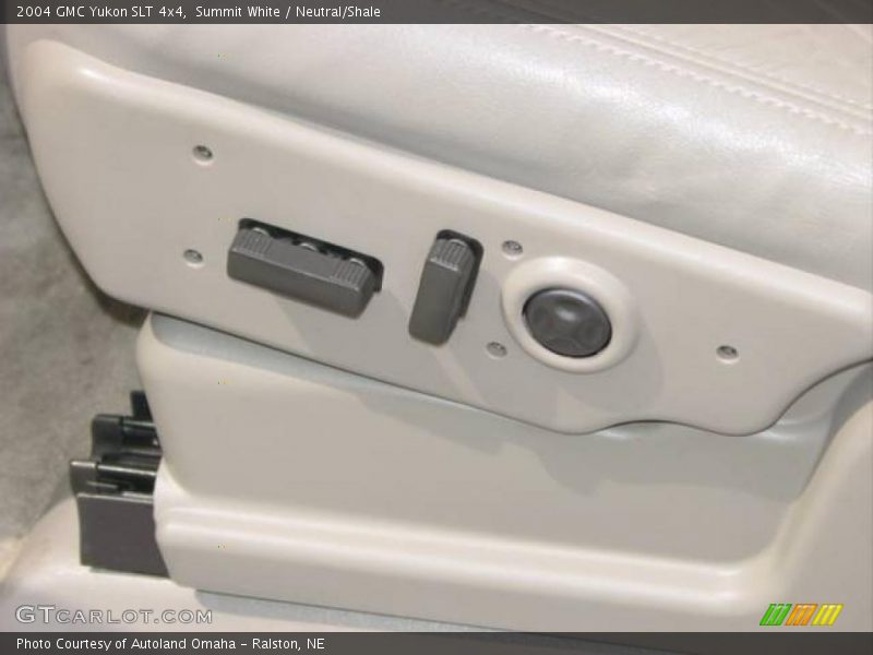 Summit White / Neutral/Shale 2004 GMC Yukon SLT 4x4