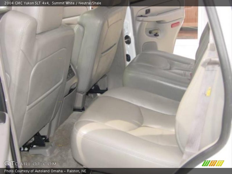Summit White / Neutral/Shale 2004 GMC Yukon SLT 4x4
