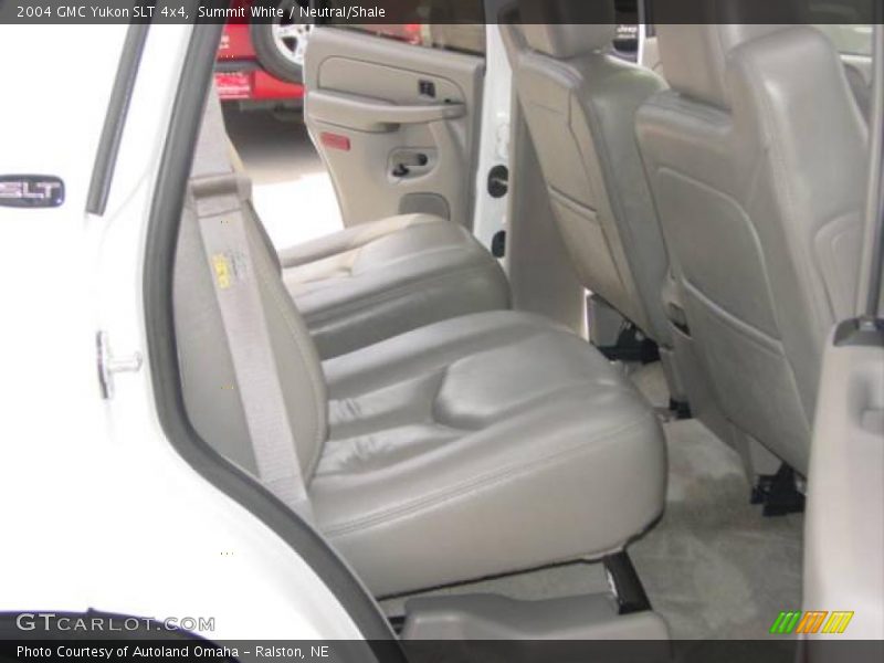 Summit White / Neutral/Shale 2004 GMC Yukon SLT 4x4