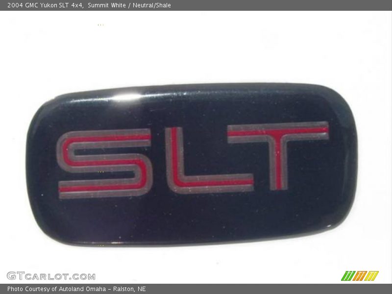 Summit White / Neutral/Shale 2004 GMC Yukon SLT 4x4
