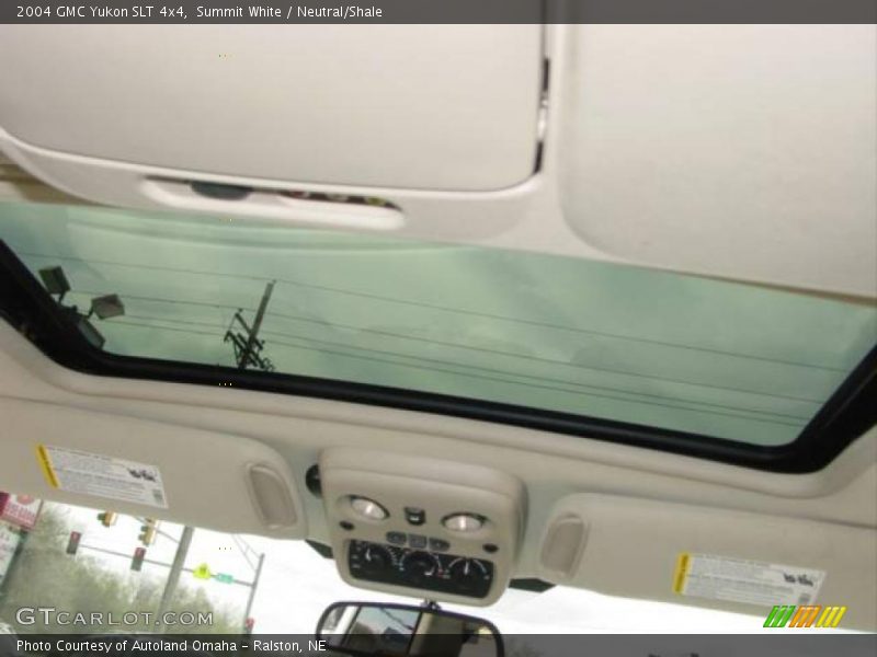 Summit White / Neutral/Shale 2004 GMC Yukon SLT 4x4