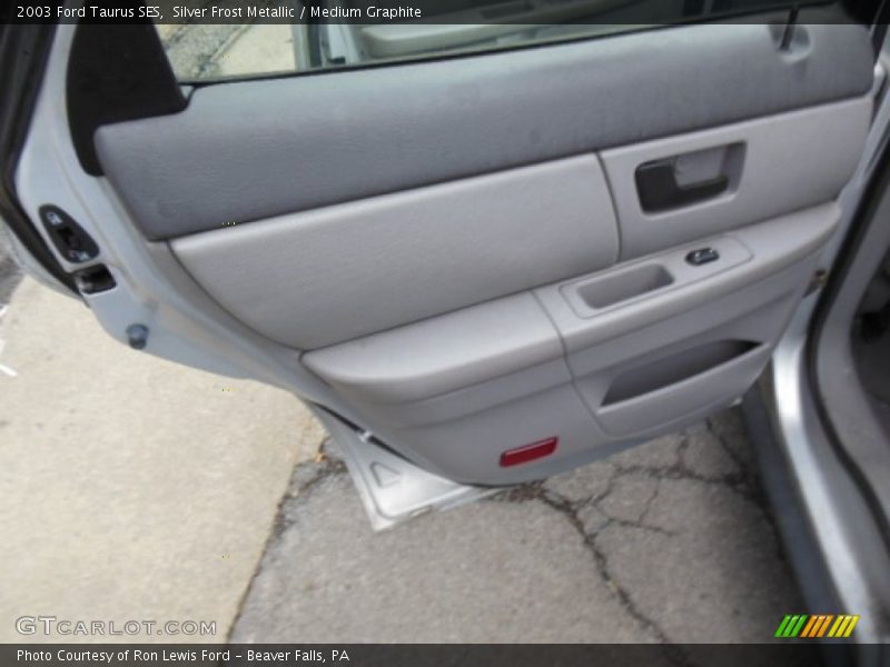 Silver Frost Metallic / Medium Graphite 2003 Ford Taurus SES