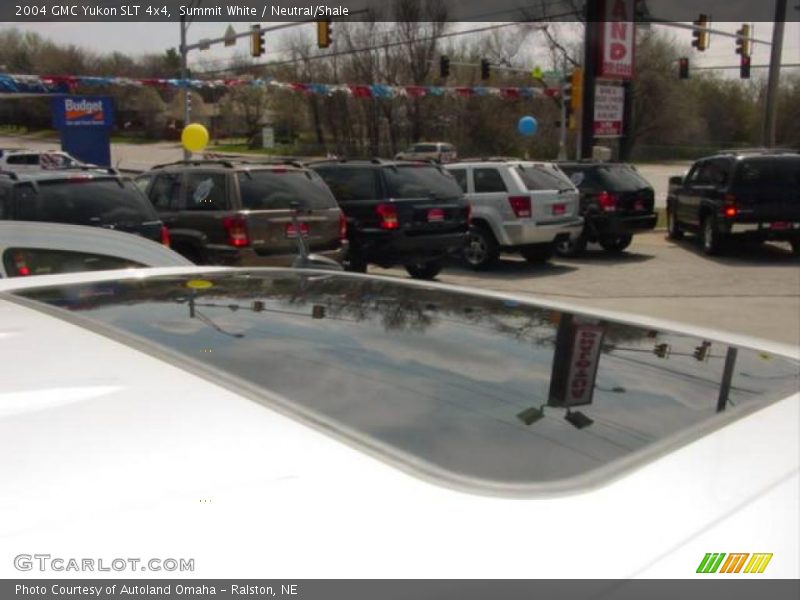Summit White / Neutral/Shale 2004 GMC Yukon SLT 4x4