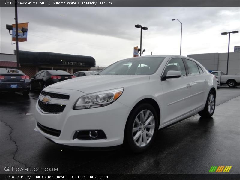 Front 3/4 View of 2013 Malibu LT