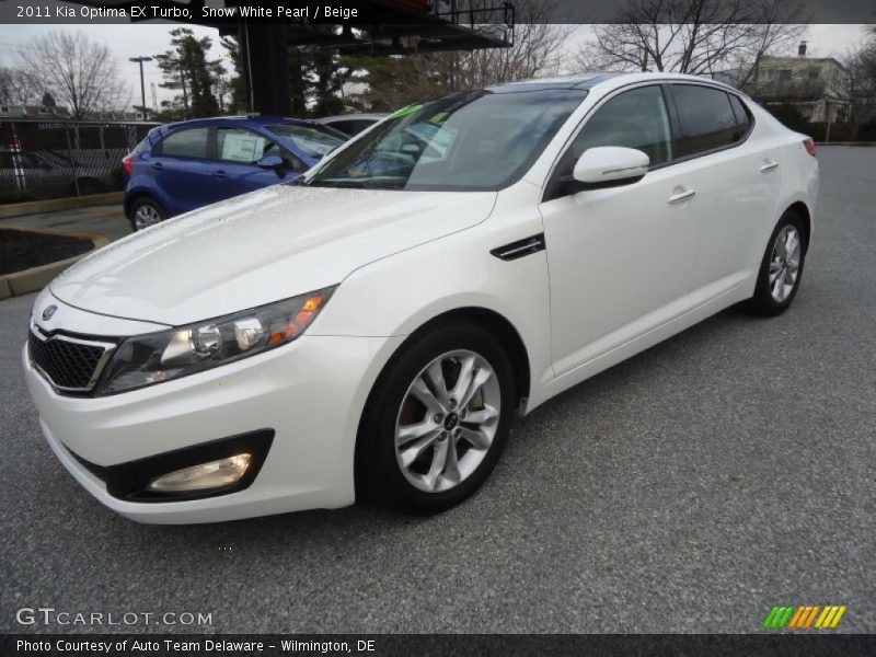 Front 3/4 View of 2011 Optima EX Turbo