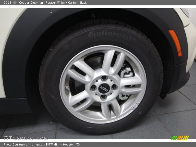 Pepper White / Carbon Black 2013 Mini Cooper Clubman