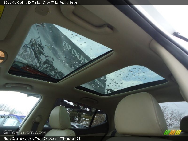 Sunroof of 2011 Optima EX Turbo