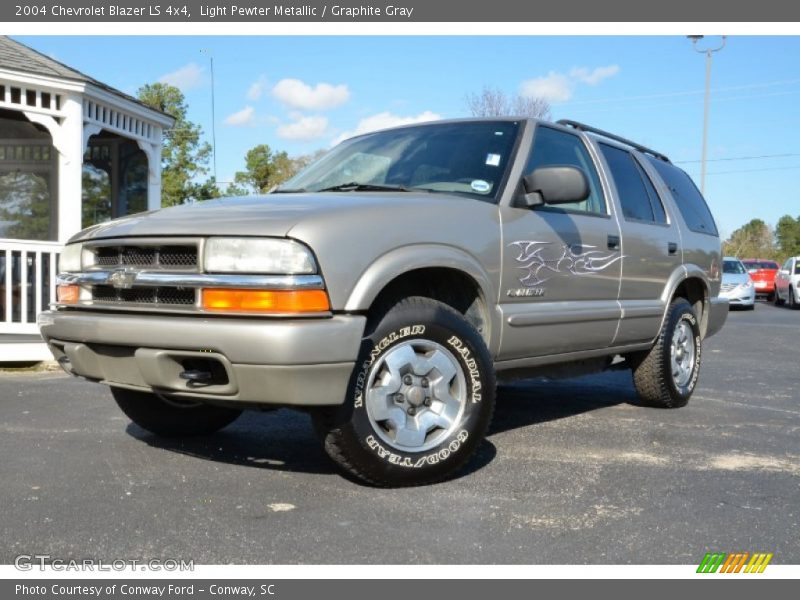 Light Pewter Metallic / Graphite Gray 2004 Chevrolet Blazer LS 4x4