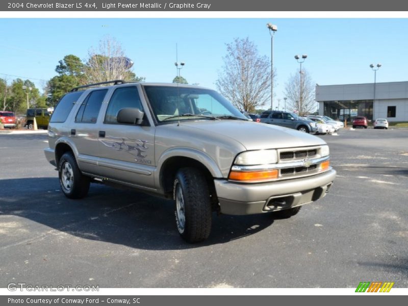 Light Pewter Metallic / Graphite Gray 2004 Chevrolet Blazer LS 4x4