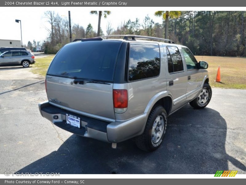 Light Pewter Metallic / Graphite Gray 2004 Chevrolet Blazer LS 4x4