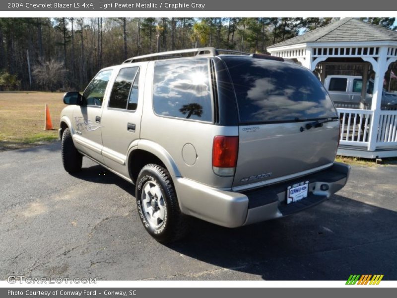 Light Pewter Metallic / Graphite Gray 2004 Chevrolet Blazer LS 4x4