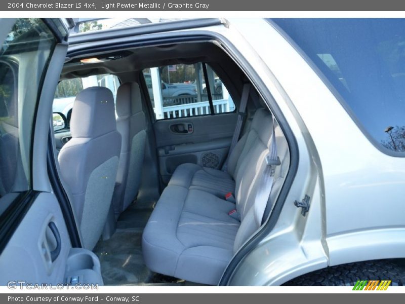 Light Pewter Metallic / Graphite Gray 2004 Chevrolet Blazer LS 4x4