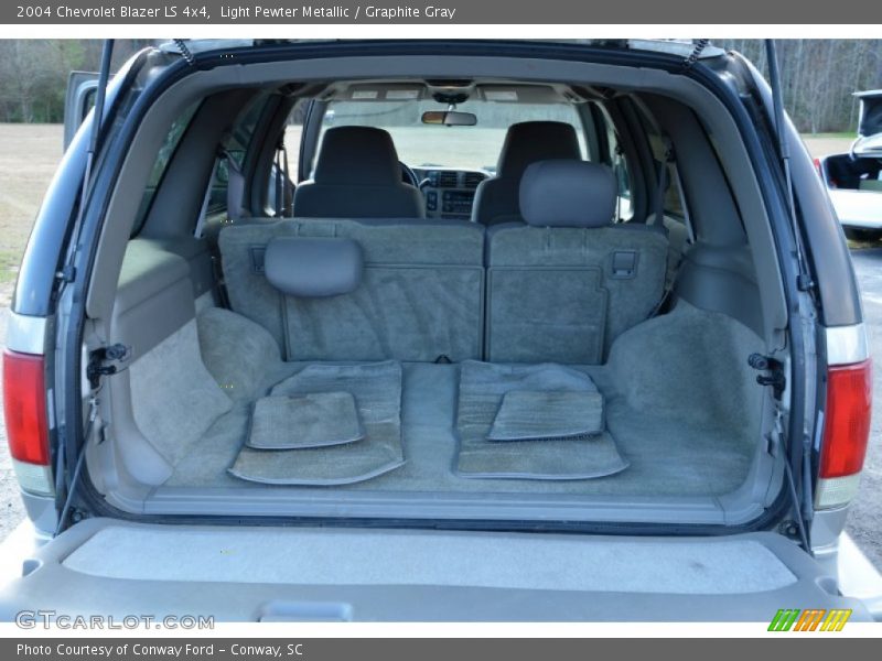 Light Pewter Metallic / Graphite Gray 2004 Chevrolet Blazer LS 4x4