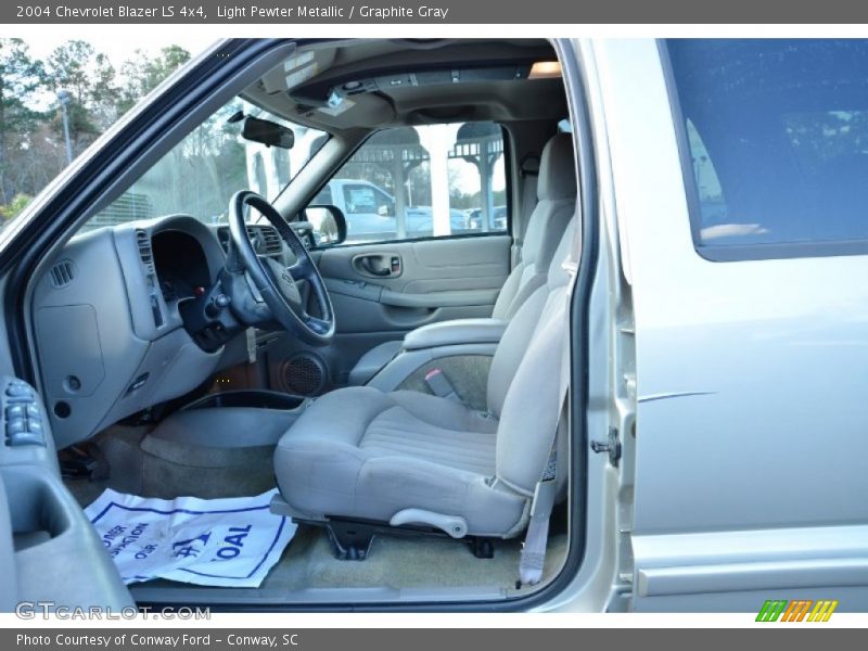 Light Pewter Metallic / Graphite Gray 2004 Chevrolet Blazer LS 4x4