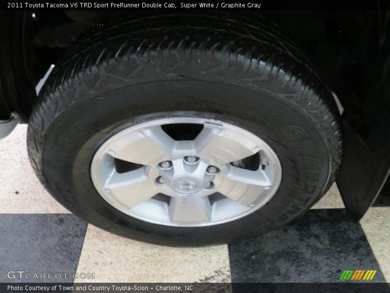 Super White / Graphite Gray 2011 Toyota Tacoma V6 TRD Sport PreRunner Double Cab