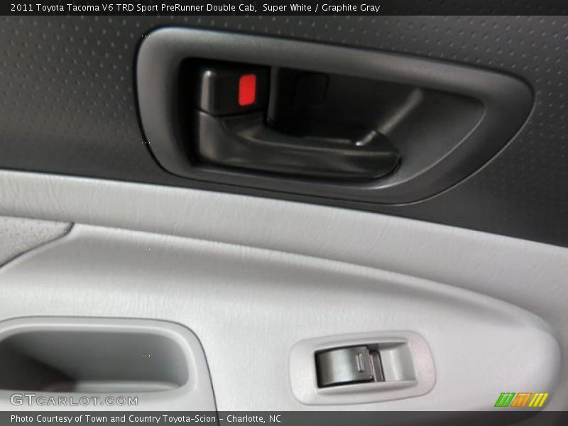 Super White / Graphite Gray 2011 Toyota Tacoma V6 TRD Sport PreRunner Double Cab