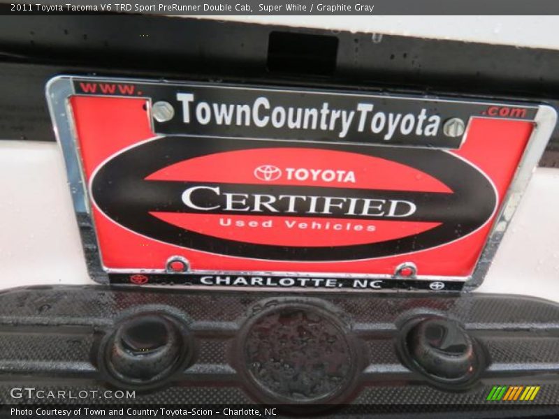 Super White / Graphite Gray 2011 Toyota Tacoma V6 TRD Sport PreRunner Double Cab