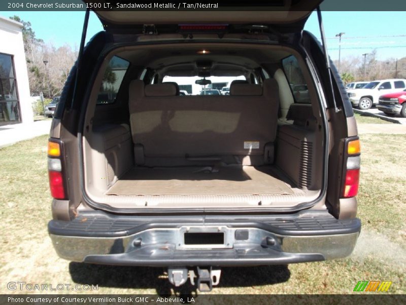 Sandalwood Metallic / Tan/Neutral 2004 Chevrolet Suburban 1500 LT
