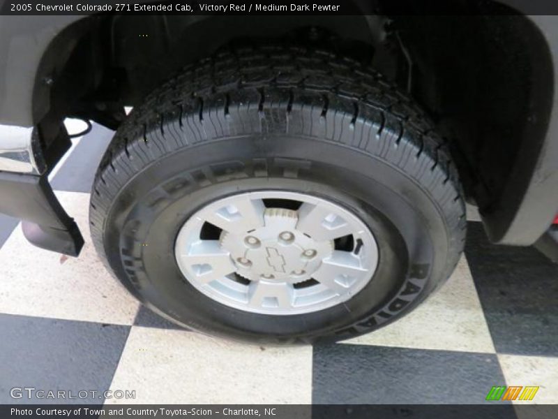 Victory Red / Medium Dark Pewter 2005 Chevrolet Colorado Z71 Extended Cab