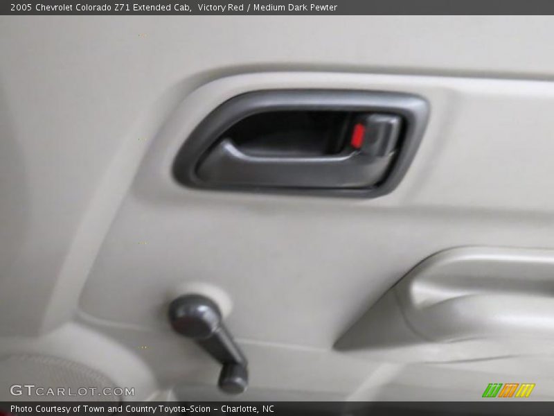 Victory Red / Medium Dark Pewter 2005 Chevrolet Colorado Z71 Extended Cab