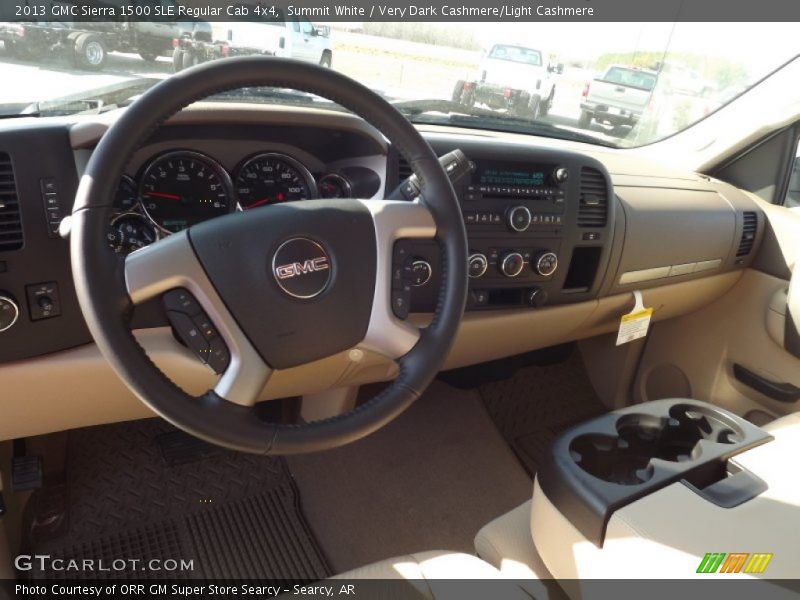 Dashboard of 2013 Sierra 1500 SLE Regular Cab 4x4