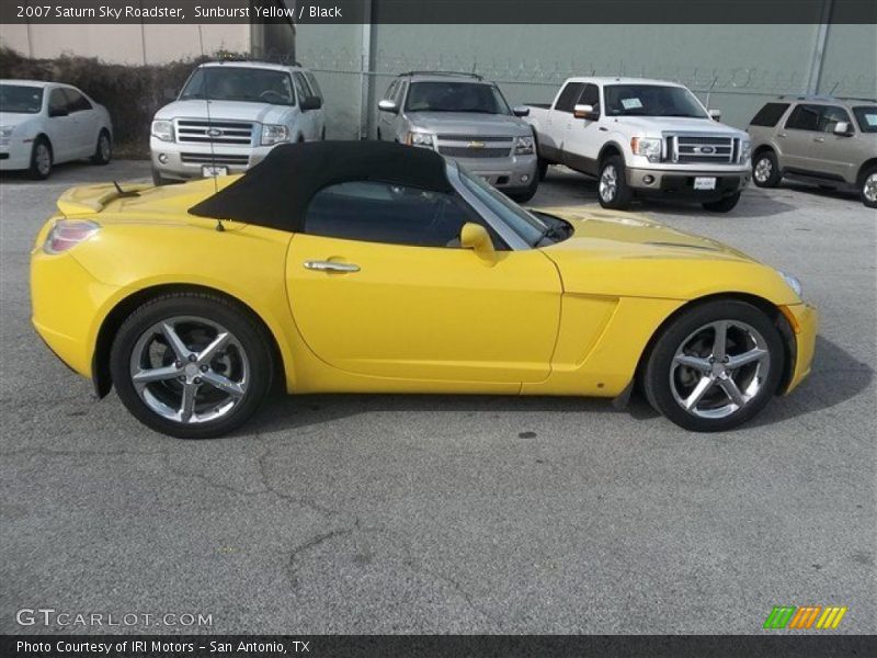 Sunburst Yellow / Black 2007 Saturn Sky Roadster