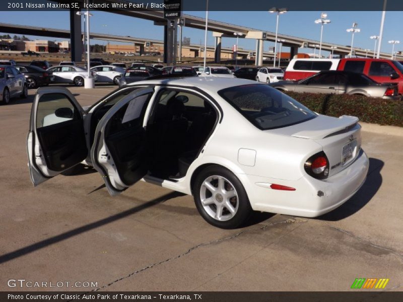Icelandic White Pearl / Black 2001 Nissan Maxima SE