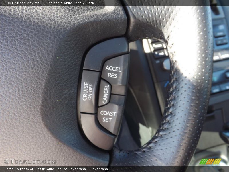 Icelandic White Pearl / Black 2001 Nissan Maxima SE