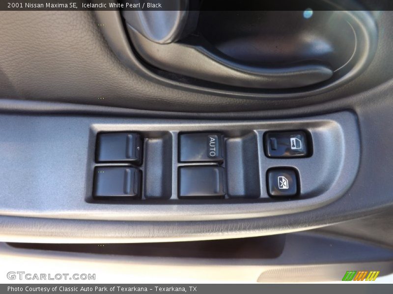Icelandic White Pearl / Black 2001 Nissan Maxima SE